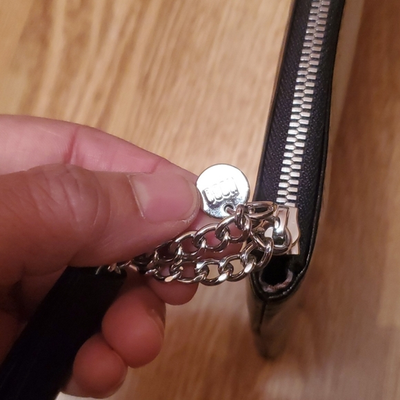 Wallet clutch with strap - Picture 8 of 13